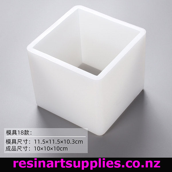 White square mold on a gray background with text and brand name.