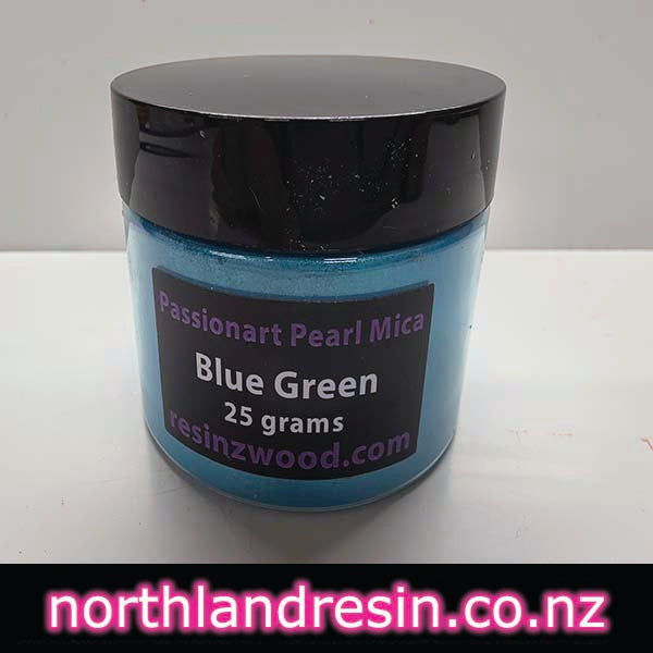 Jar of blue green Passionart Pearl Mica on a white background with 'northlandresin.co.nz' branding.